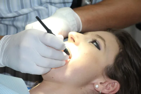 Pilniki endodontyczne do czyszczenia kanałów zębowych